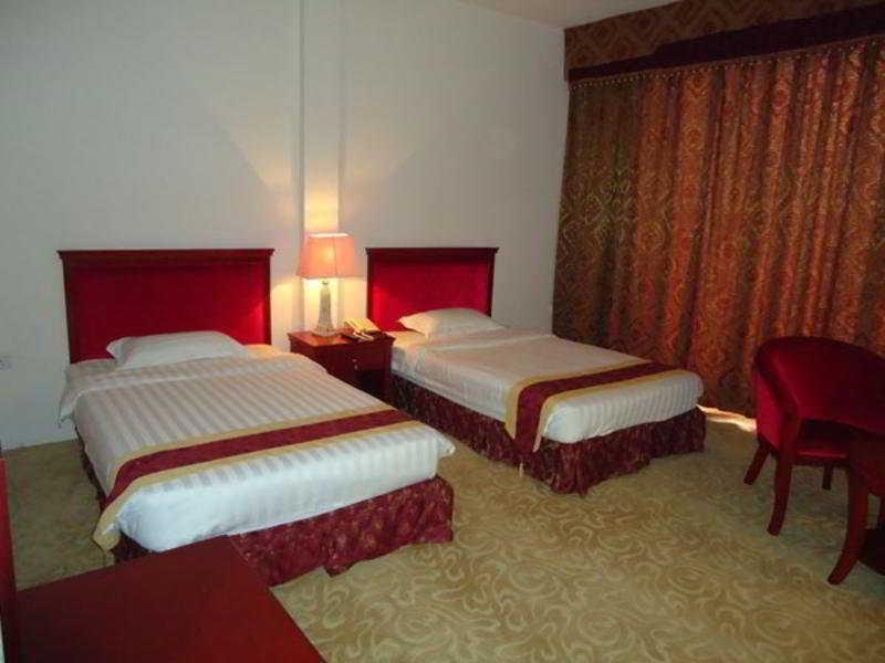Tilko City Hotel Jaffna Exterior photo